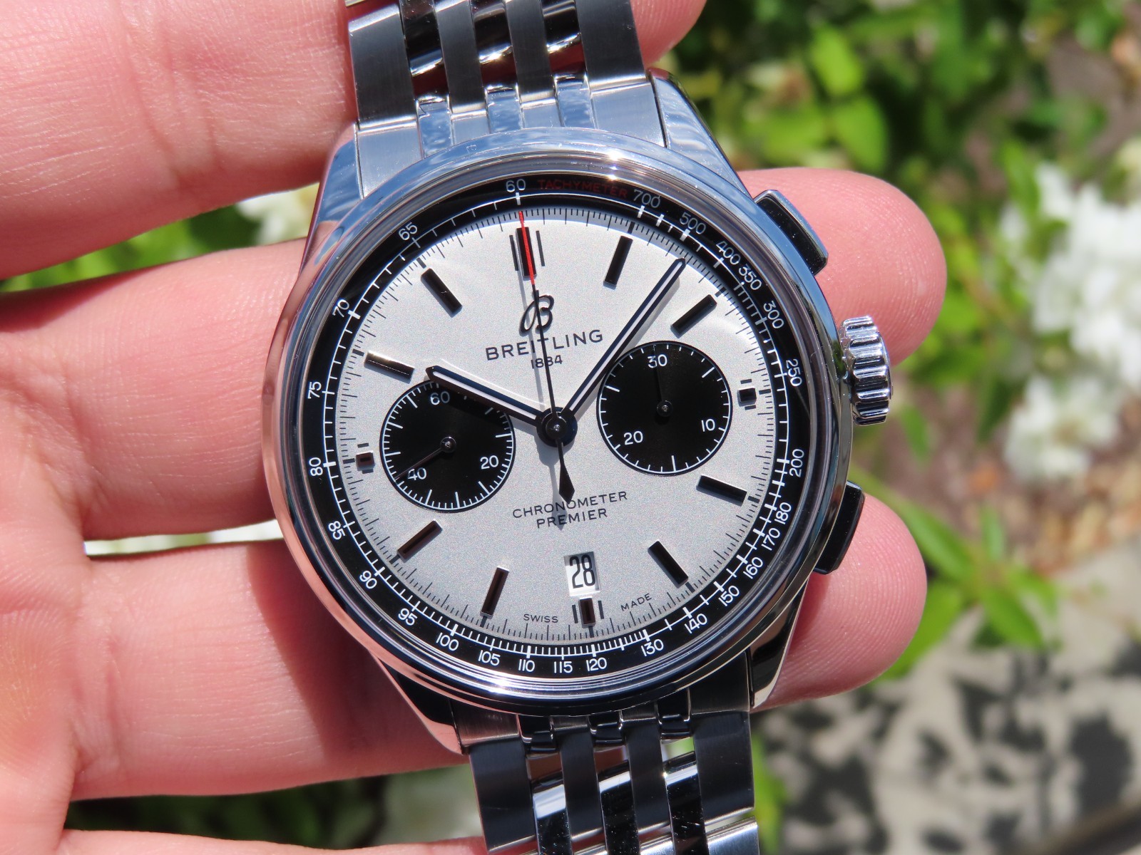 2019 Breitling Premier B01 Chronograph 42mm White Dial Men’s Wristwatch AB0118
