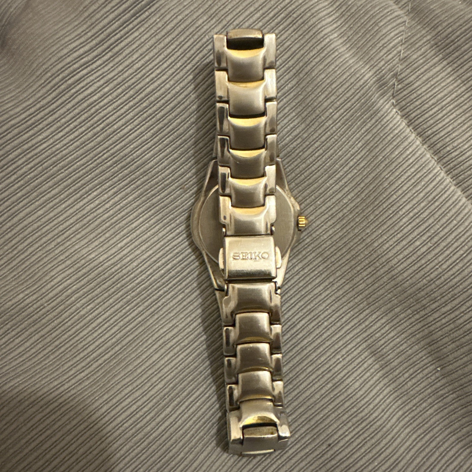 Vintage Seiko 7N89-0460 Ladies / Unisex Two Tone Bracelet Watch – Running