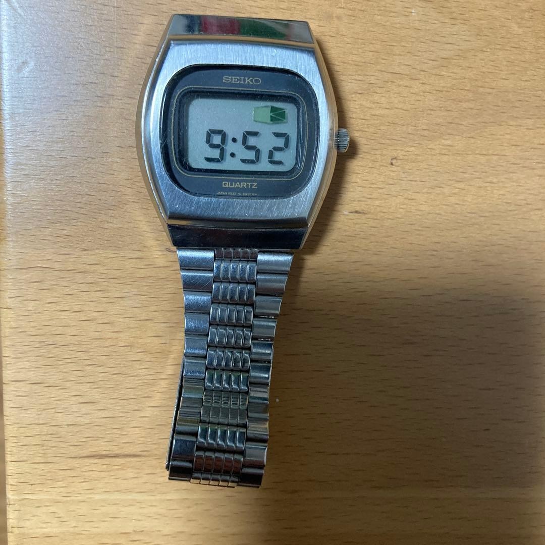 Vintage 1976 Rare SEIKO Digital Wristwatch
