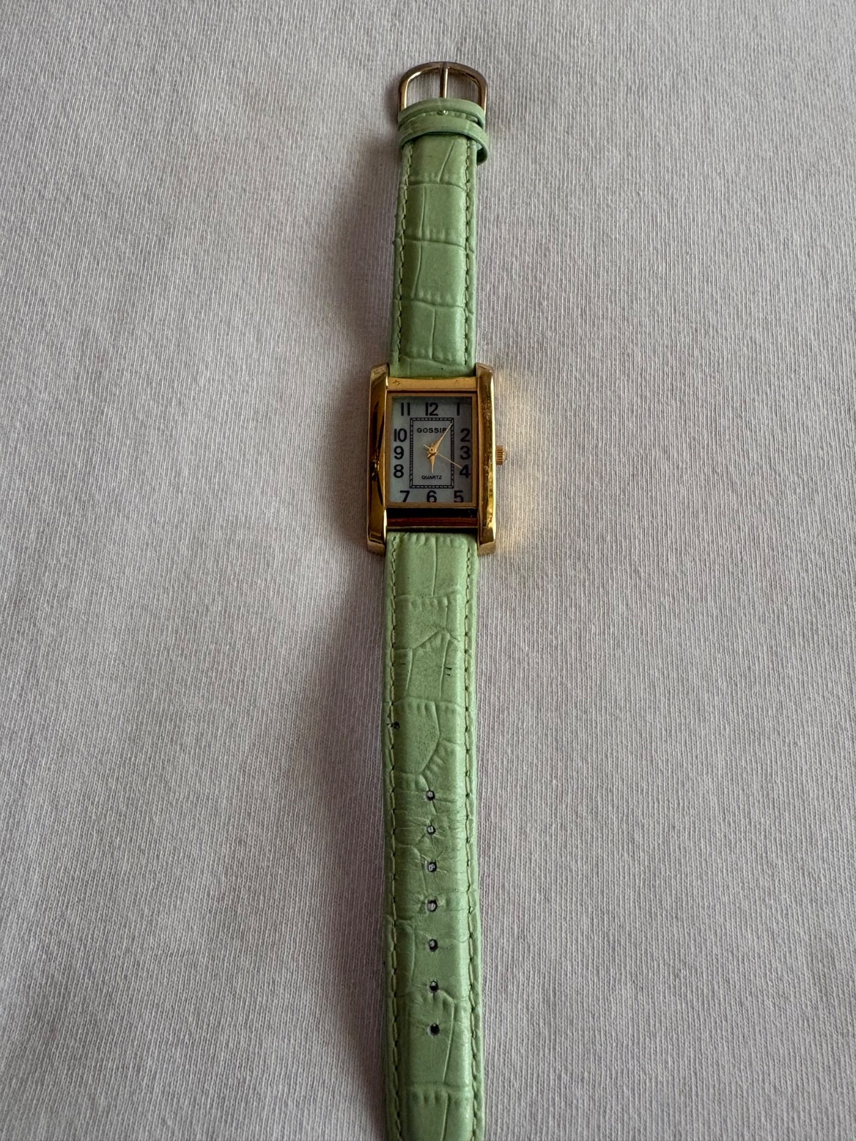 Gossip GSP231C Mother of Pearl Gold Tone Quartz Watch Green Band NEW Battery#146