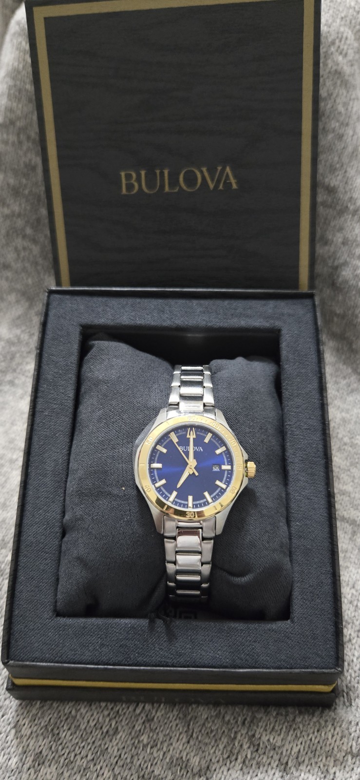 NEW BULOVA Women CLASSIC WATCH*Retail $350*Blue Dial w/Date*30m*Stainless 98M138