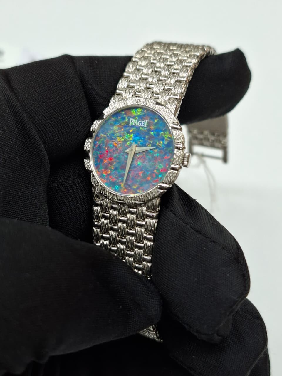 Piaget 9701D231 Vintage White Gold with Opal Dial. B14716