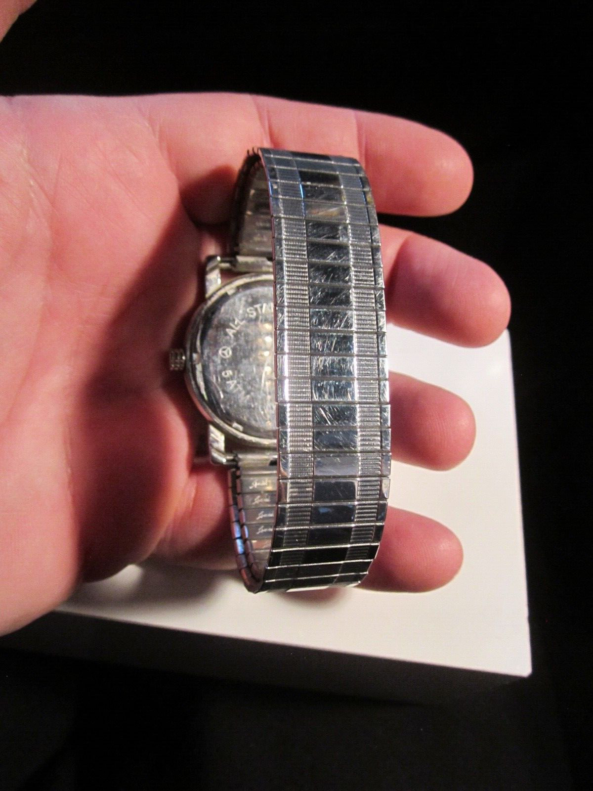 MERCEDES WATCH HEAVY CASE SCREW ON BACK – FITS TO 9″ WRIST – BBA44