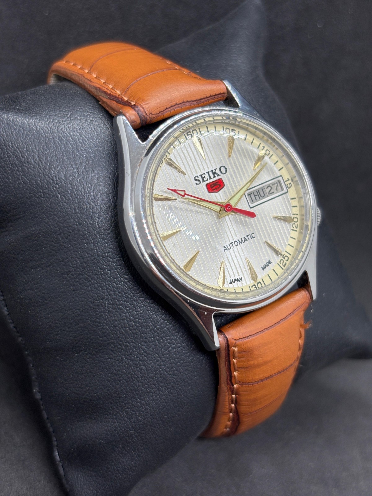 Vintage Seiko 5 Automatic Day/Date Japanese Men’s Wrist Watch