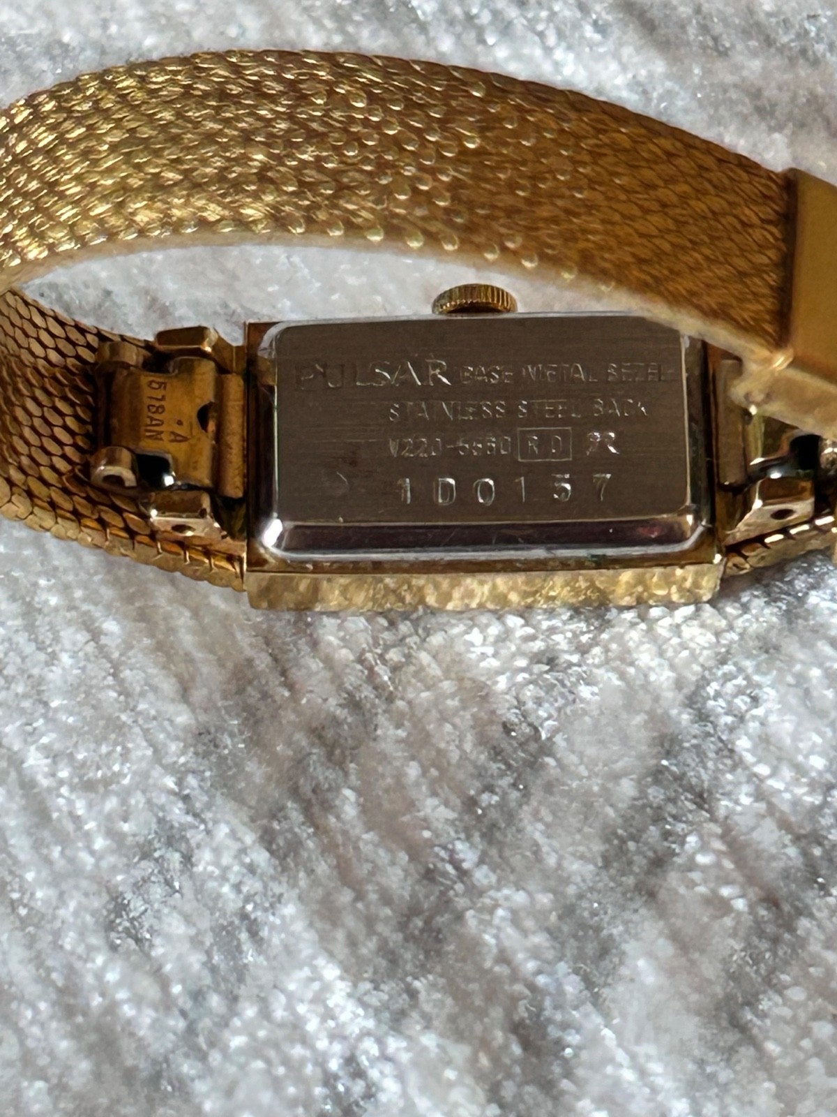 vtg pulsar tank watch ladies v220-5560 gold tone metal band 6″ 11mm new battery