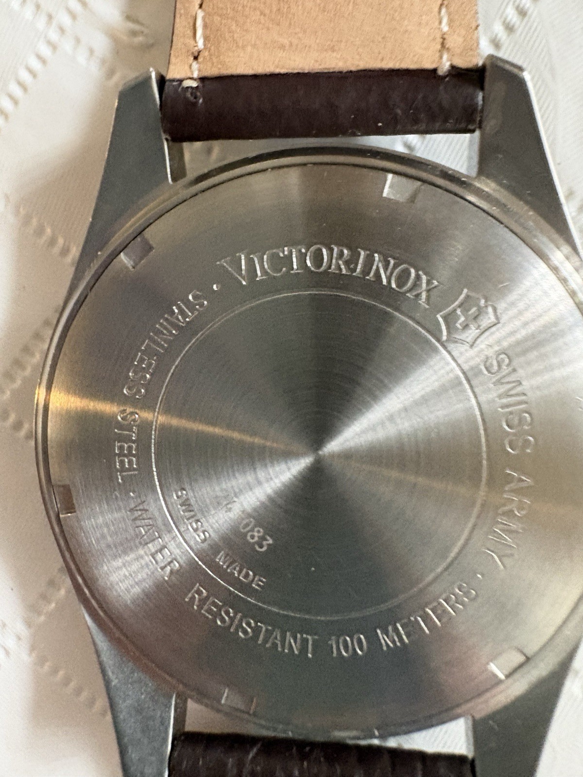Swiss Army 241083 Men’s Field Watch – Excellent Condition
