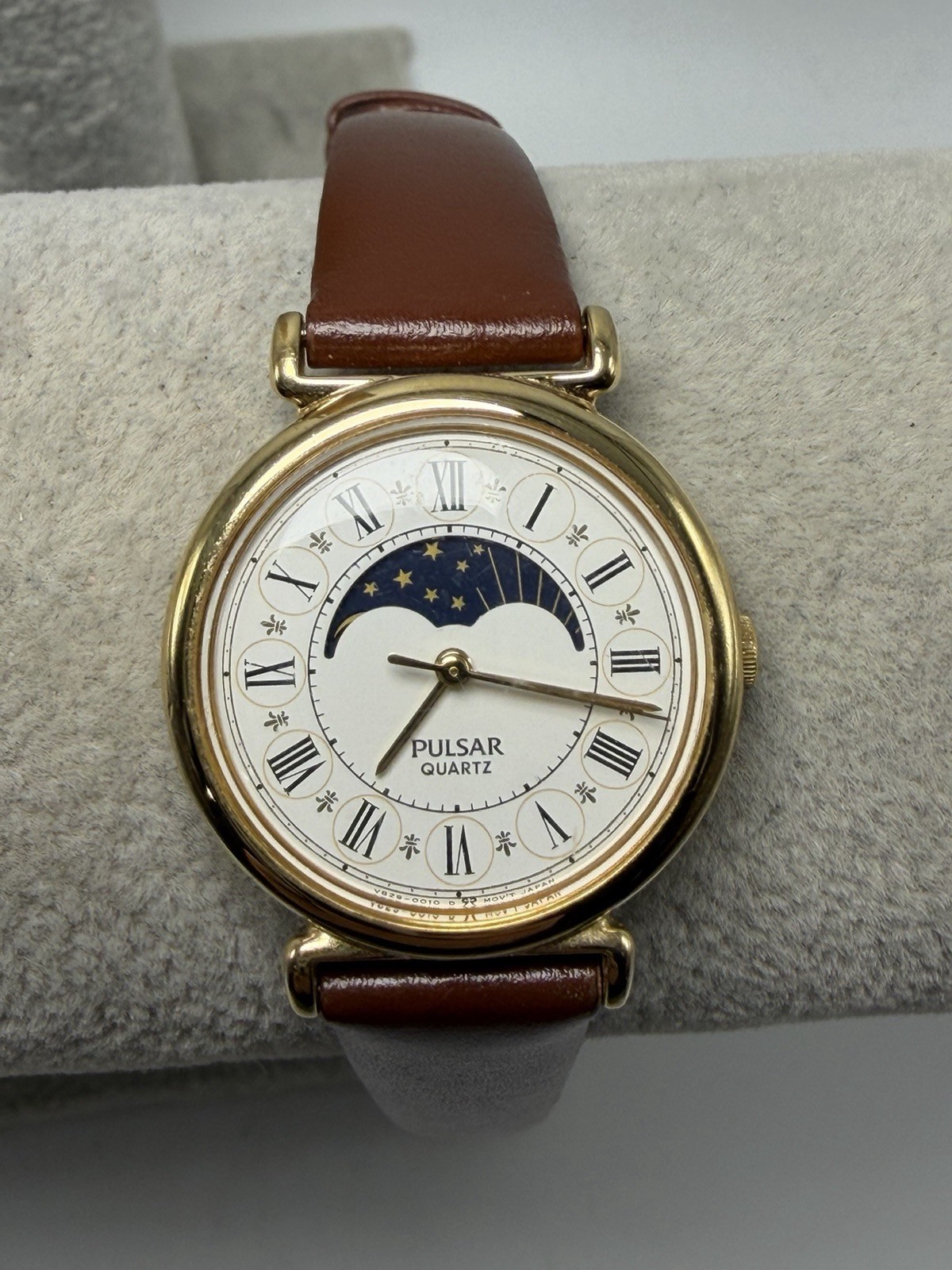 Pulsar V829-0010 New Battery Moon Phase Ladies Watch 26MM 7″ Leather Band