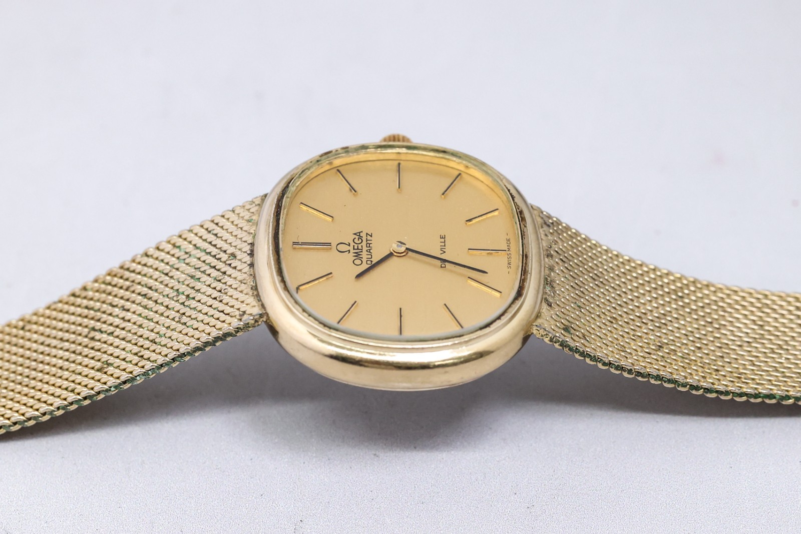 READ *Vintage 1977* OMEGA De Ville Cal.1330 Quartz Push Crown Gold Oval 33mm Men