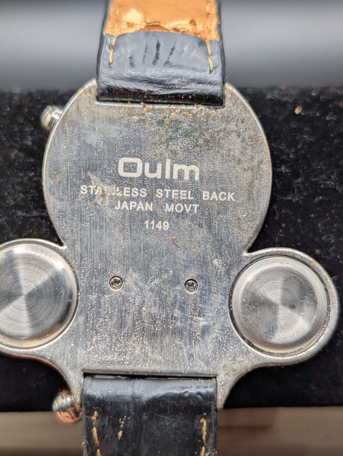 Oulm Model 1149 Dual Time Steampunk Multi Dial Compass Watch