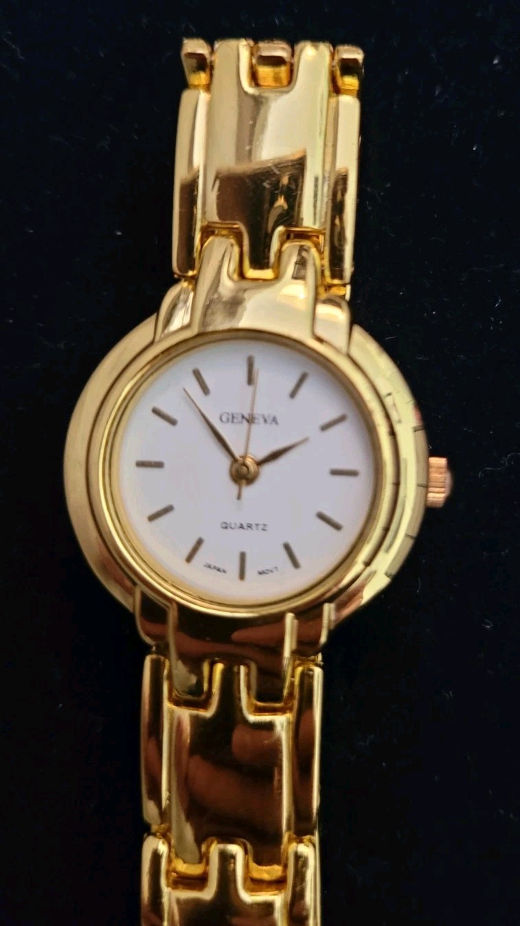 Woman’s Fashion Watch Lot (6); Various Brands; Analog; New Batteries, Running