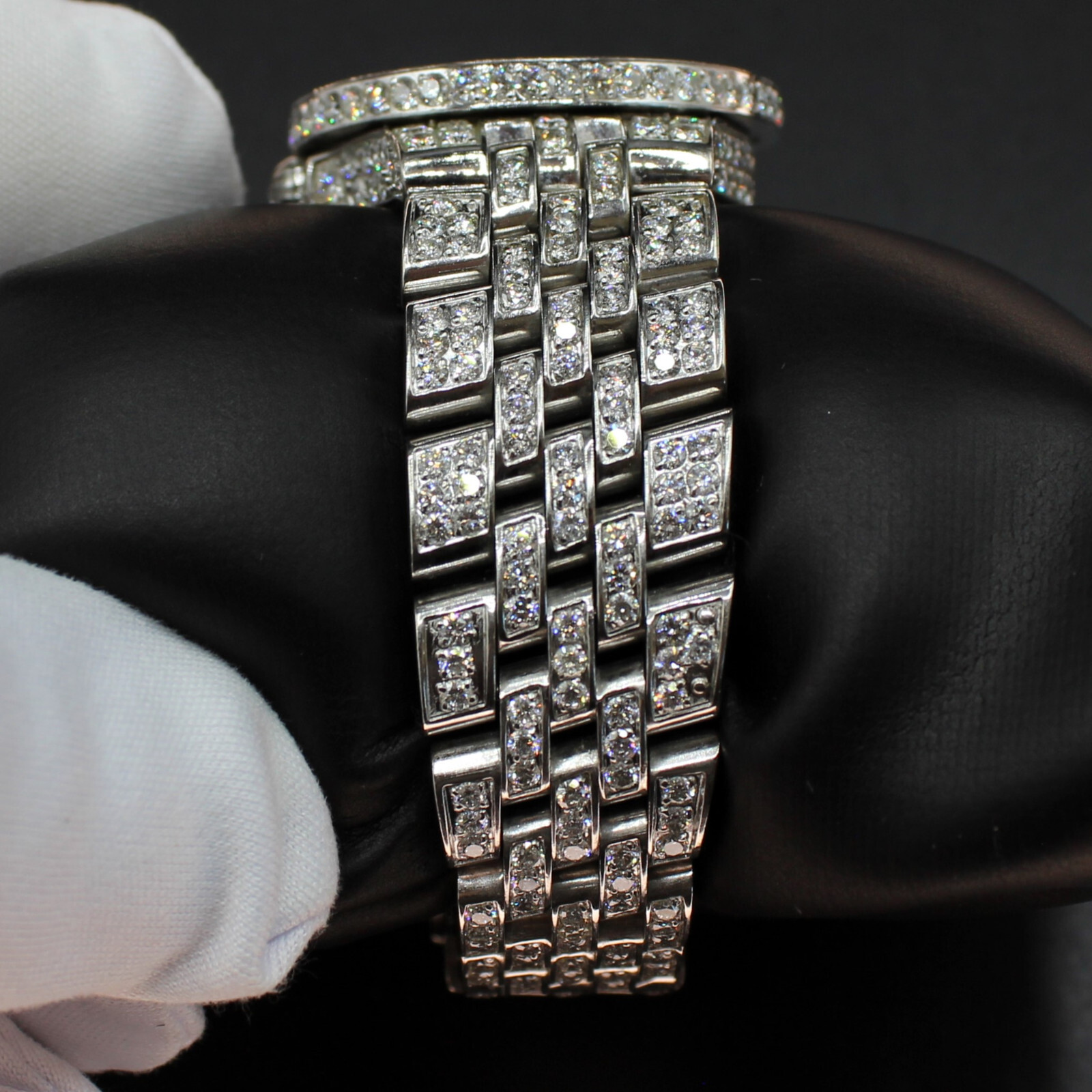 21 CARAT BUST DOWN BREITLING STARLINER WHITE MOTHER OF PEARL DIAL DIAMOND WATCH!