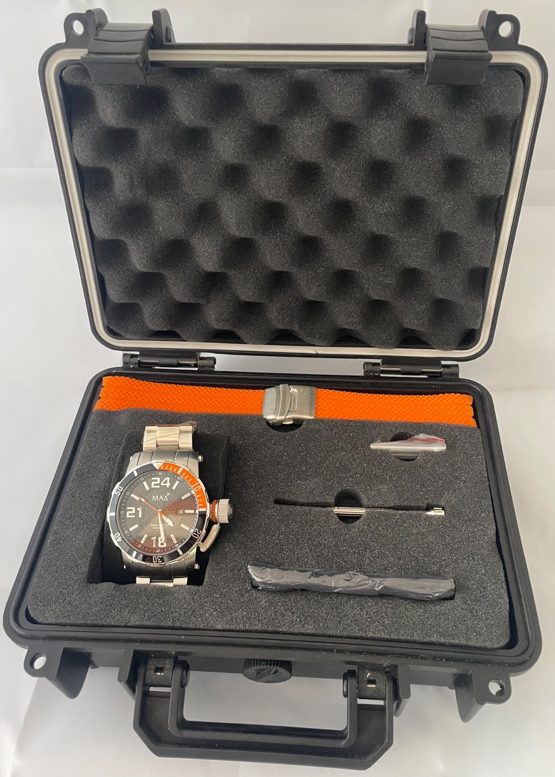 «Max Diver» 5-MAX545, 47mm stainless steel case, black dial, silver strap