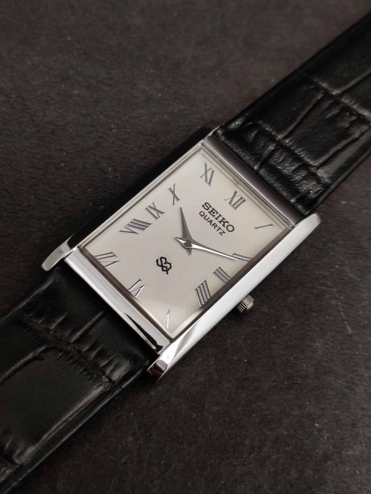 Vintage Seiko Slim Tank Quartz Men White Dial Dress Watch-Free DDP Shipping