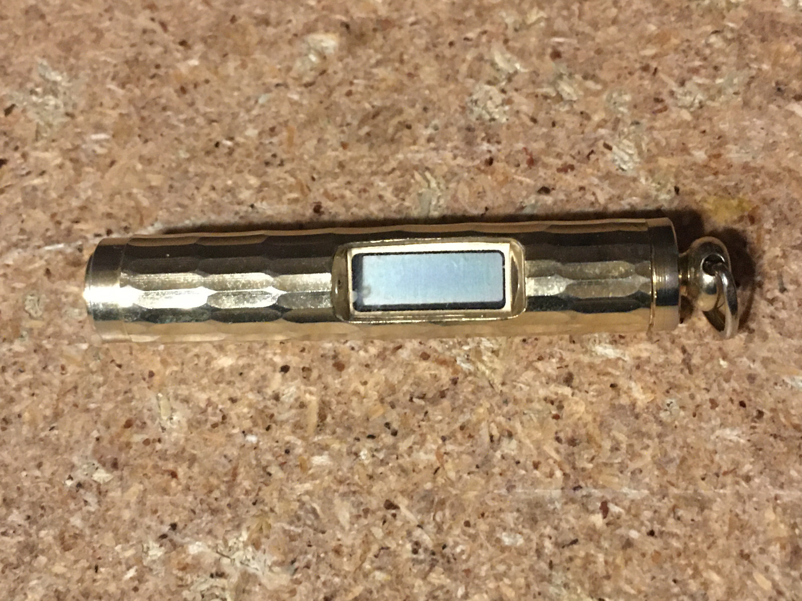 VINTAGE DIGITAL GOLD TONE PENDANT WATCH NECKLACE CYLINDER / WRONGWAY052