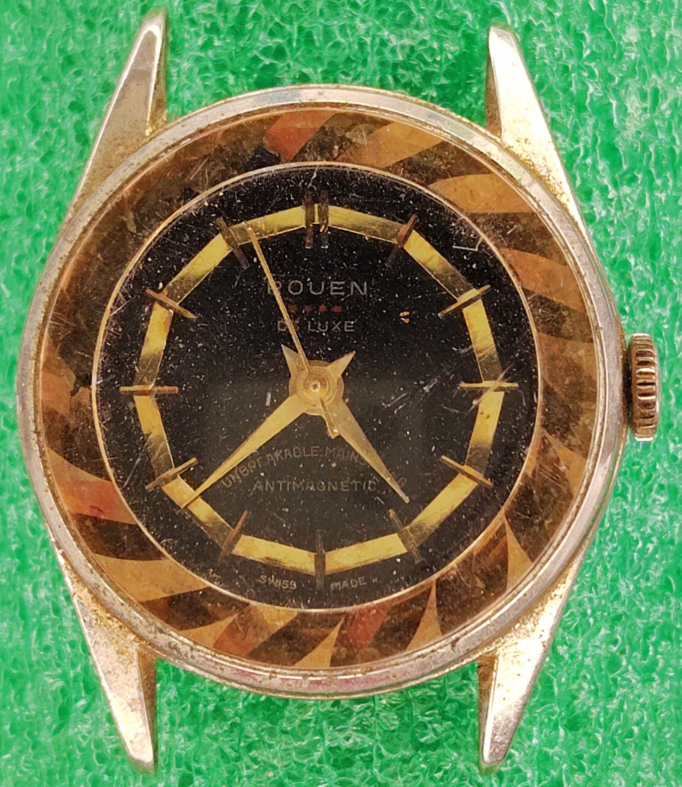 lot C2233 mens Rouen Spiral Looking Red Stars Manual Fancy Vintage Watch Parts