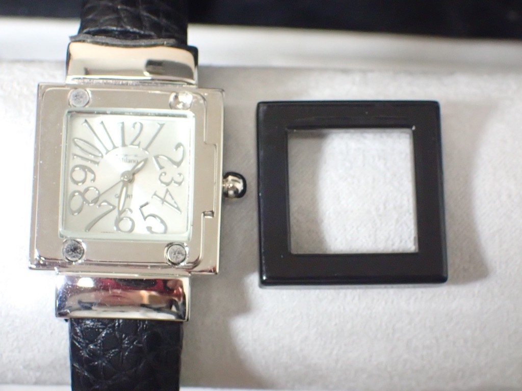 Milano Women’s Fashion Watch w/ (7) Interchangeable Magnetic Accent Faces