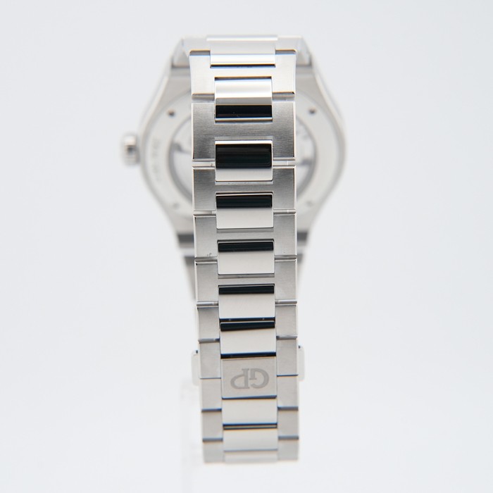 Girard-Perregaux Laureato 42mm 81010-11-431-11A Blue Box/Paper