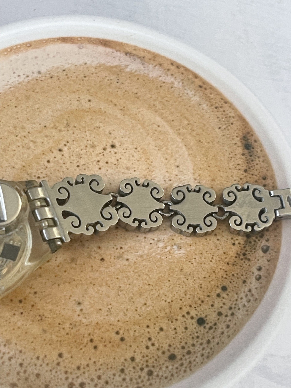 Swatch Womans Rare watch 129 ag2007 Swiss Made Bracelet Silver Tone 176