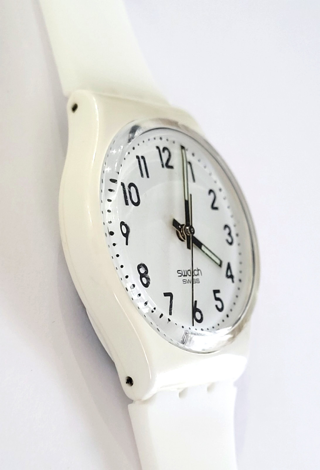 Swatch Originals: Standard Gent Watch ‘Just White’ – GW151 on New Silicone Strap