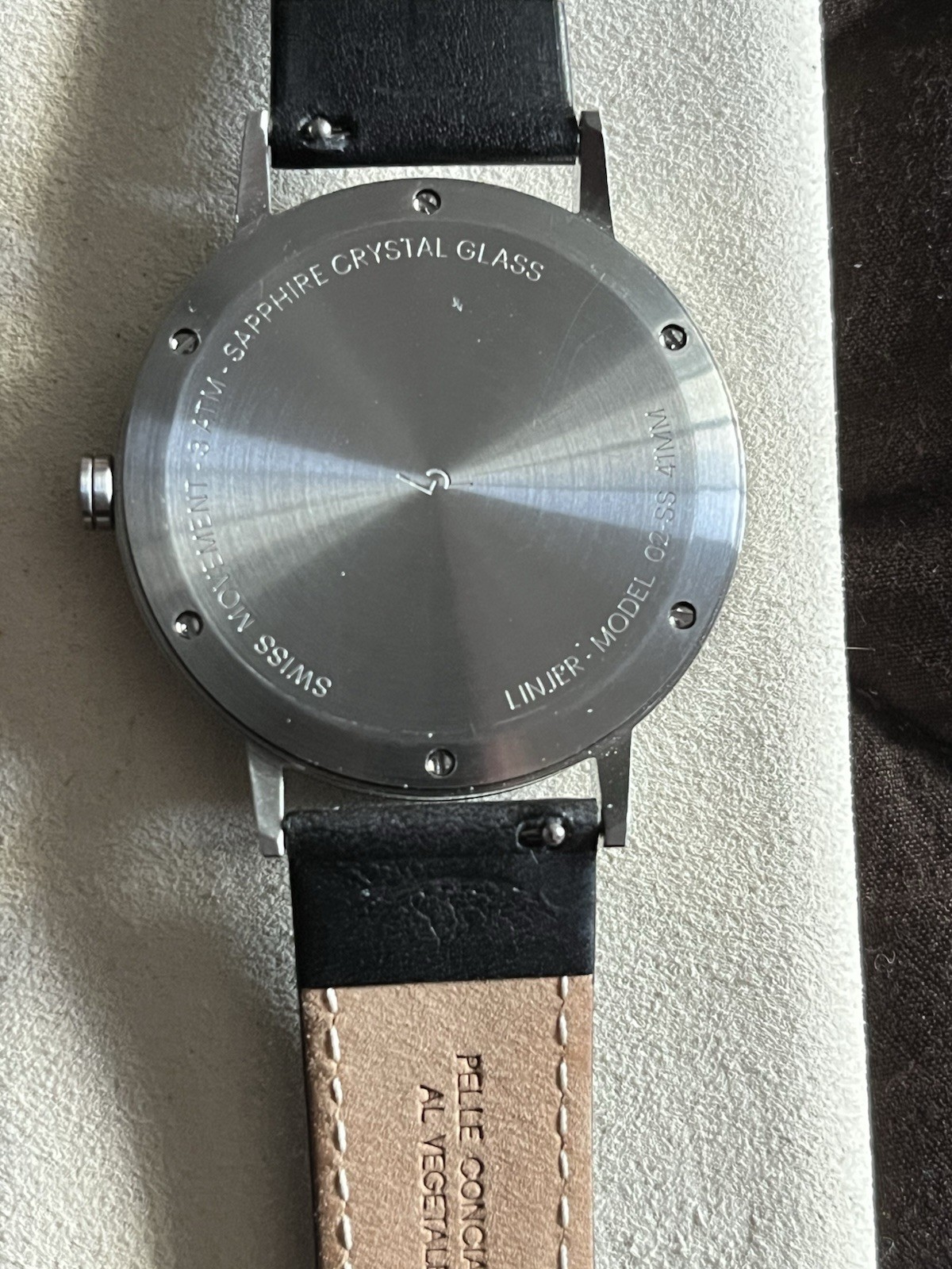 Linjer Model 40 Minimalist Watch Swiss Quartz Sapphire Crystal Black Leather Box