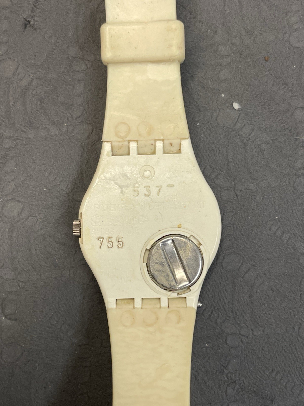 Swatch Watch 1985 Dotted Standard Quartz Wristwatch Swiss Made GW104