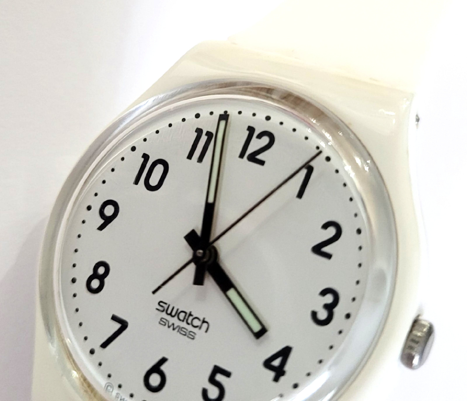 Swatch Originals: Standard Gent Watch ‘Just White’ – GW151 on New Silicone Strap