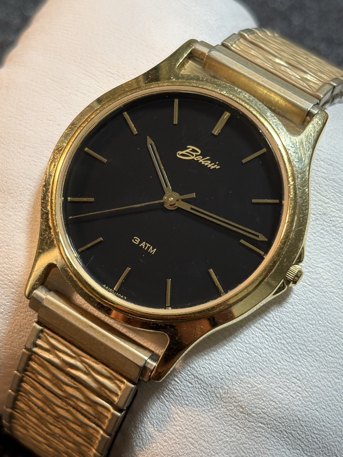 Vintage Belair Mens Quartz Watch 34mm Gold Tone Black Dial,Expandable Band