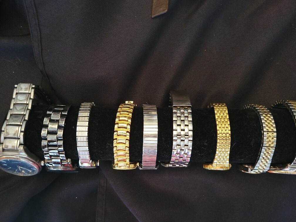 Mixed Lot of 10 Vintage Men’s & Women’s Watches Various Brands Untested