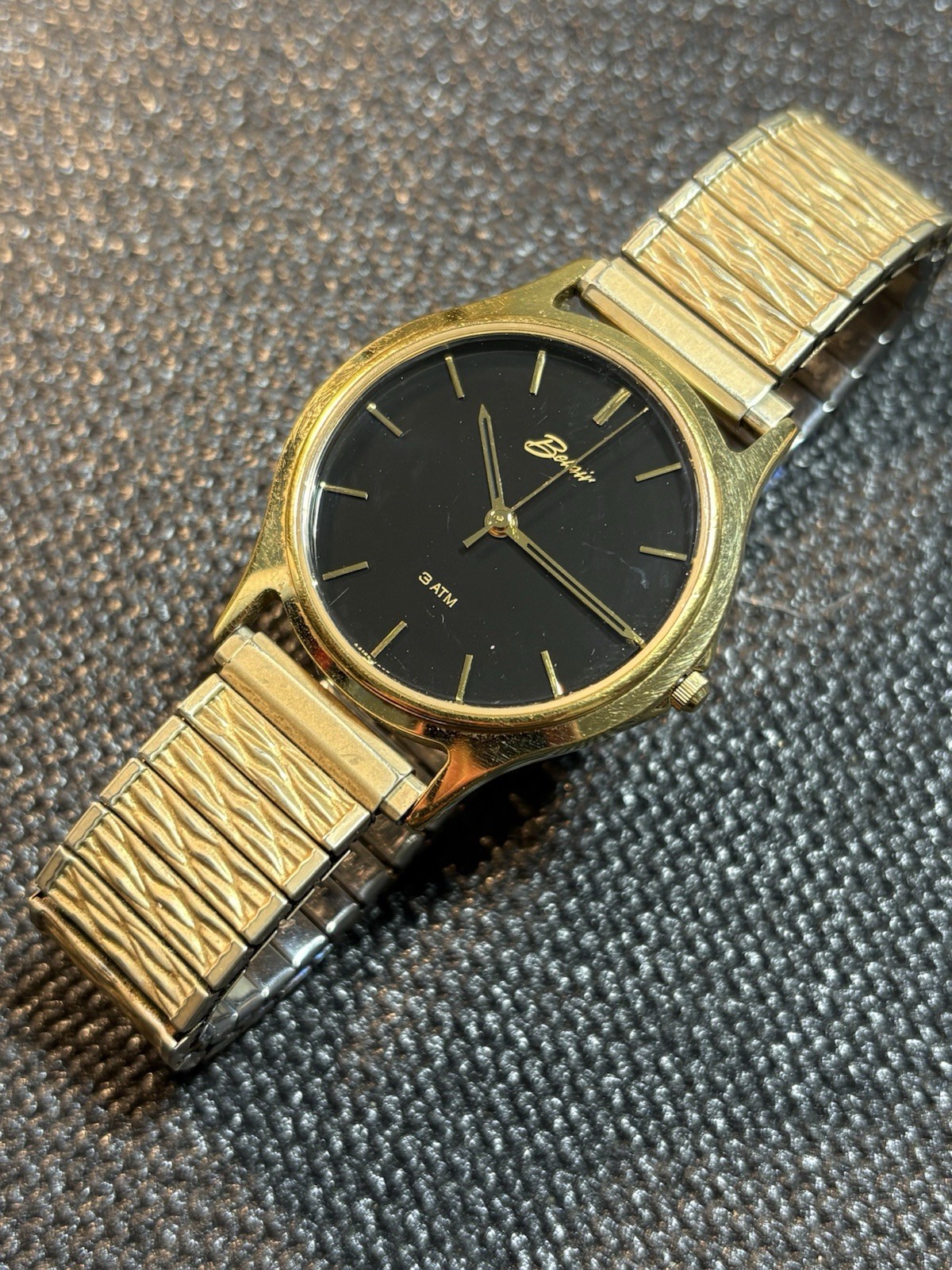 Vintage Belair Mens Quartz Watch 34mm Gold Tone Black Dial,Expandable Band