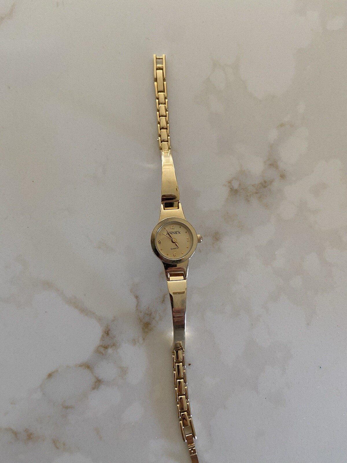 Casual Corner Annex Quartz Ladies Watch Silver with Gold Face Working Great Look