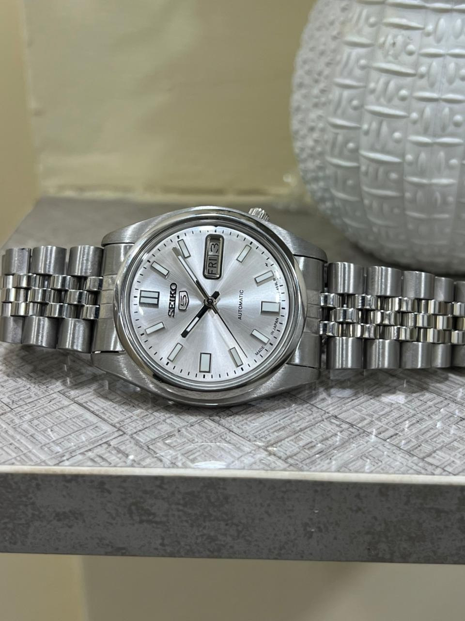 Seiko 5 Automatic White Dial Mens Watch Japan Made 7009