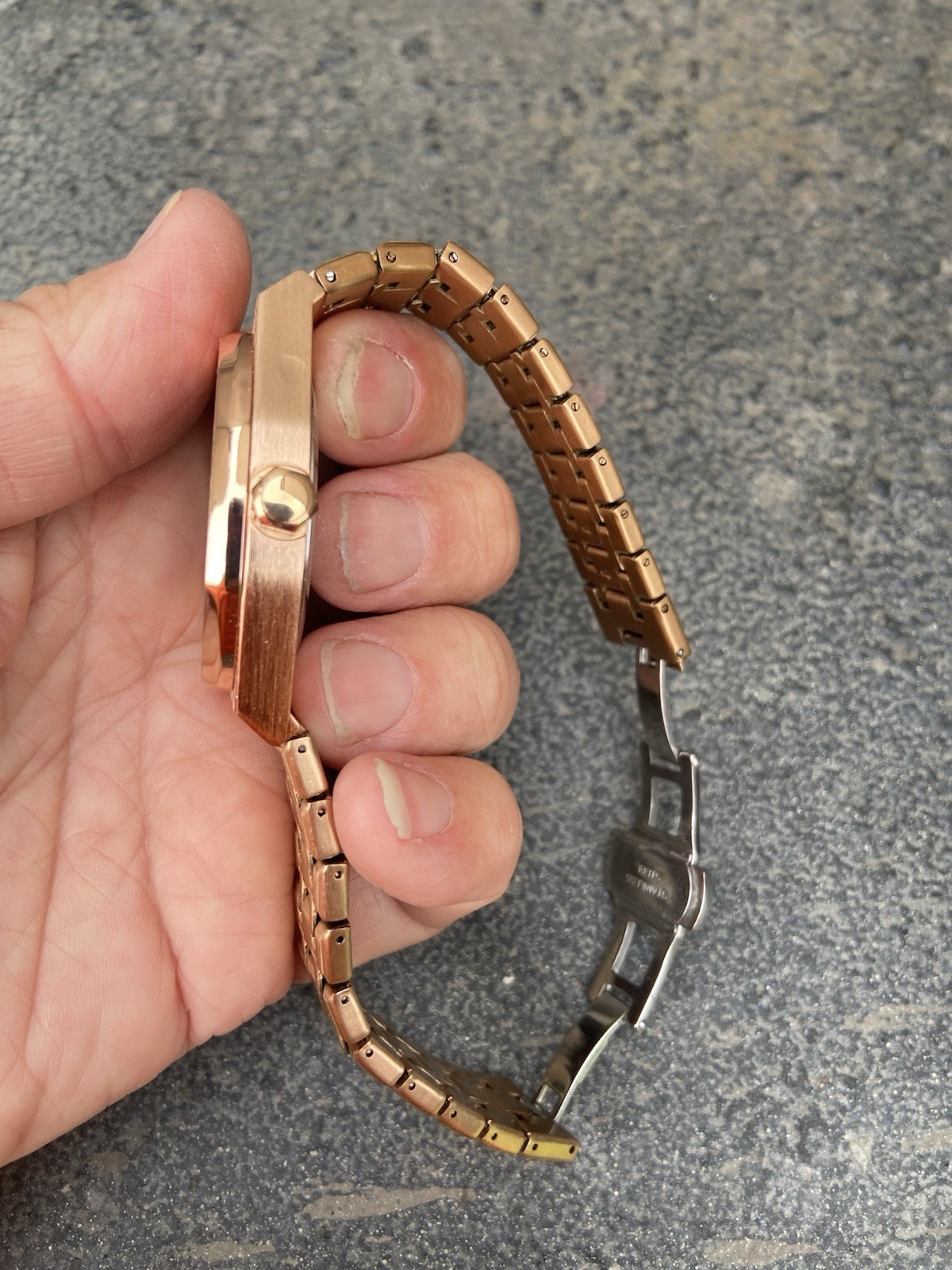 PAAZOMU Luxury Quartz Watch Date Watch High Quality Working-Clasp Broken-Read!!!