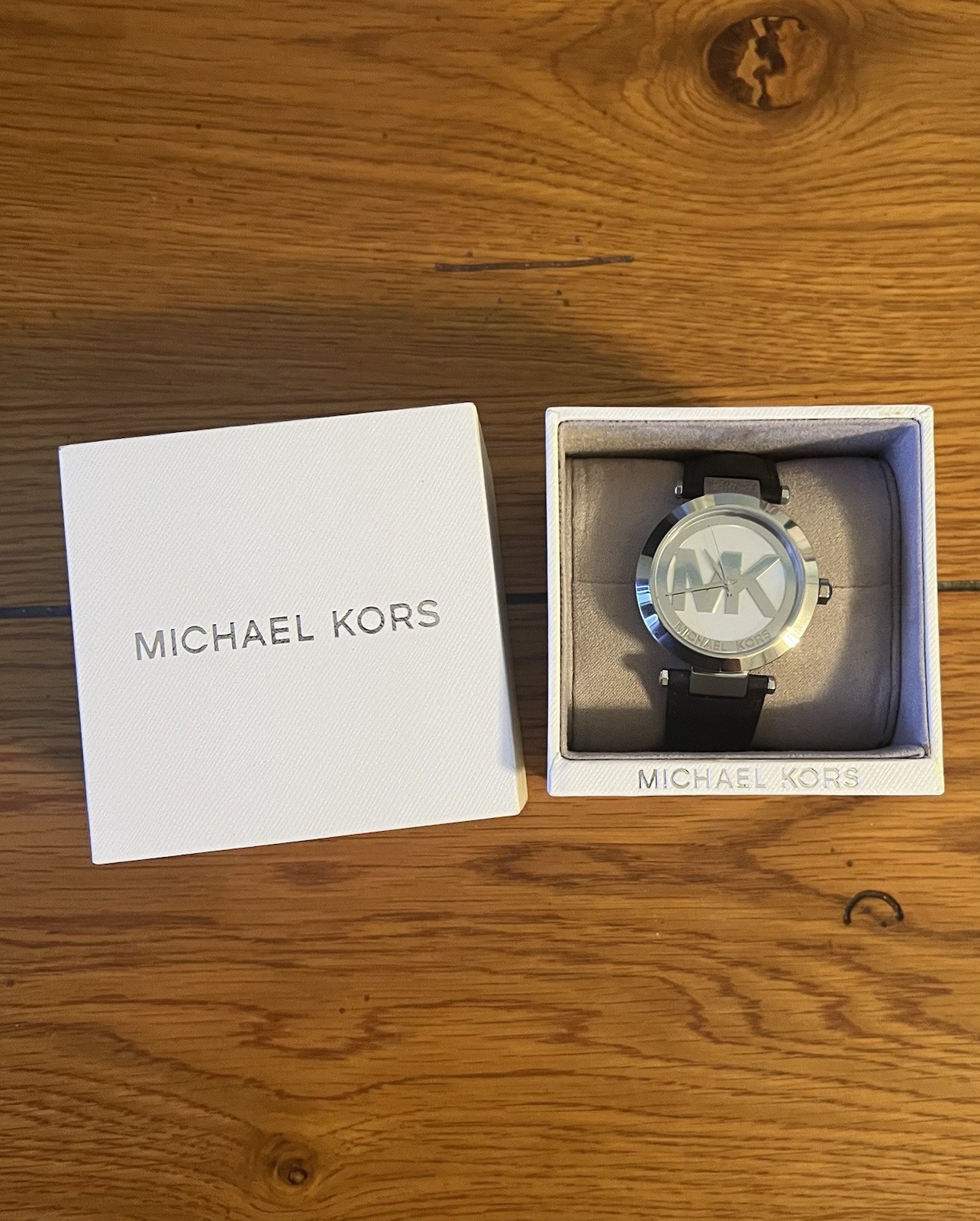Michael Kors MK2458 Women’s Quartz Silver Dial Black Leather 33mm Watch