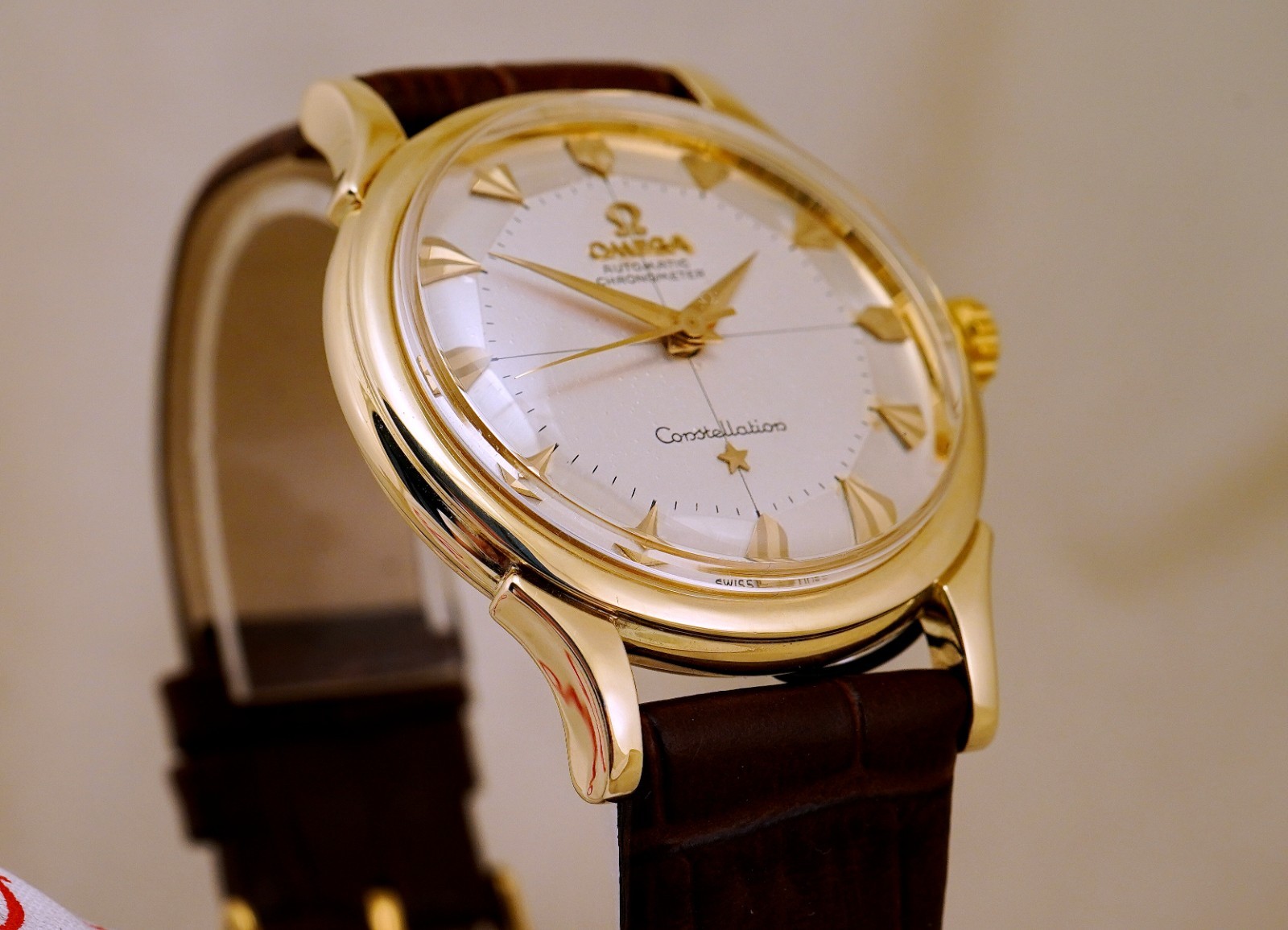 VINTAGE OMEGA CONSTELLATION 14381/2 14K GOLD CHONOMETER PIE-PAN DIAL FANCY LUGS