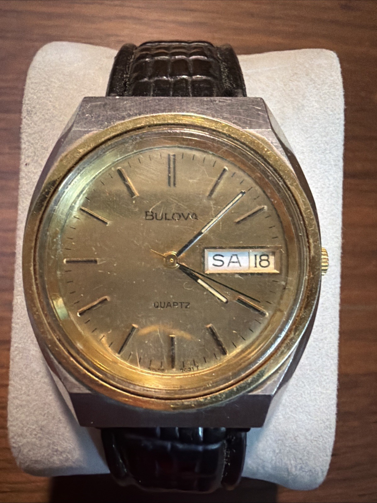 Vintage Bulova Men’s Quartz Watch DayDate Display Needs New Battery Leather Band