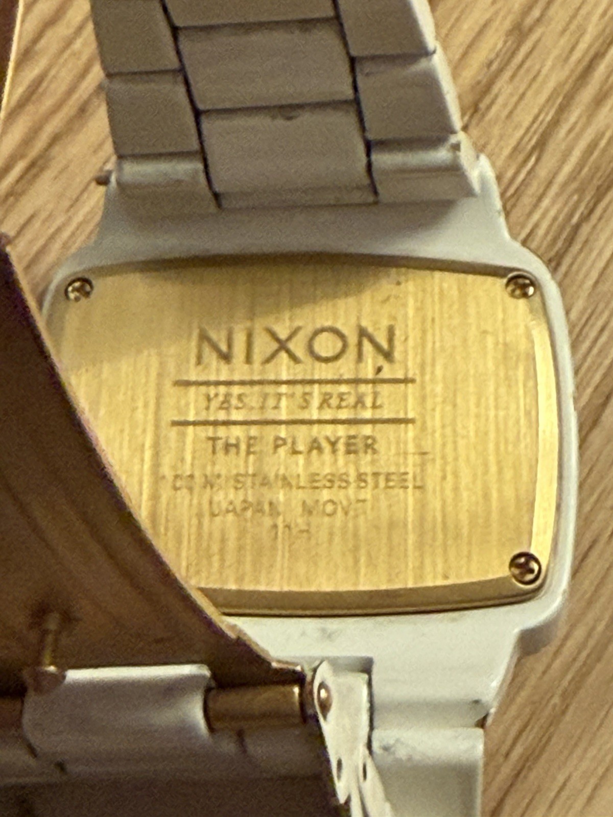 Nixon Player «Yes it’s Real» White And Gold Men’s Wrist Watch Pre-owned