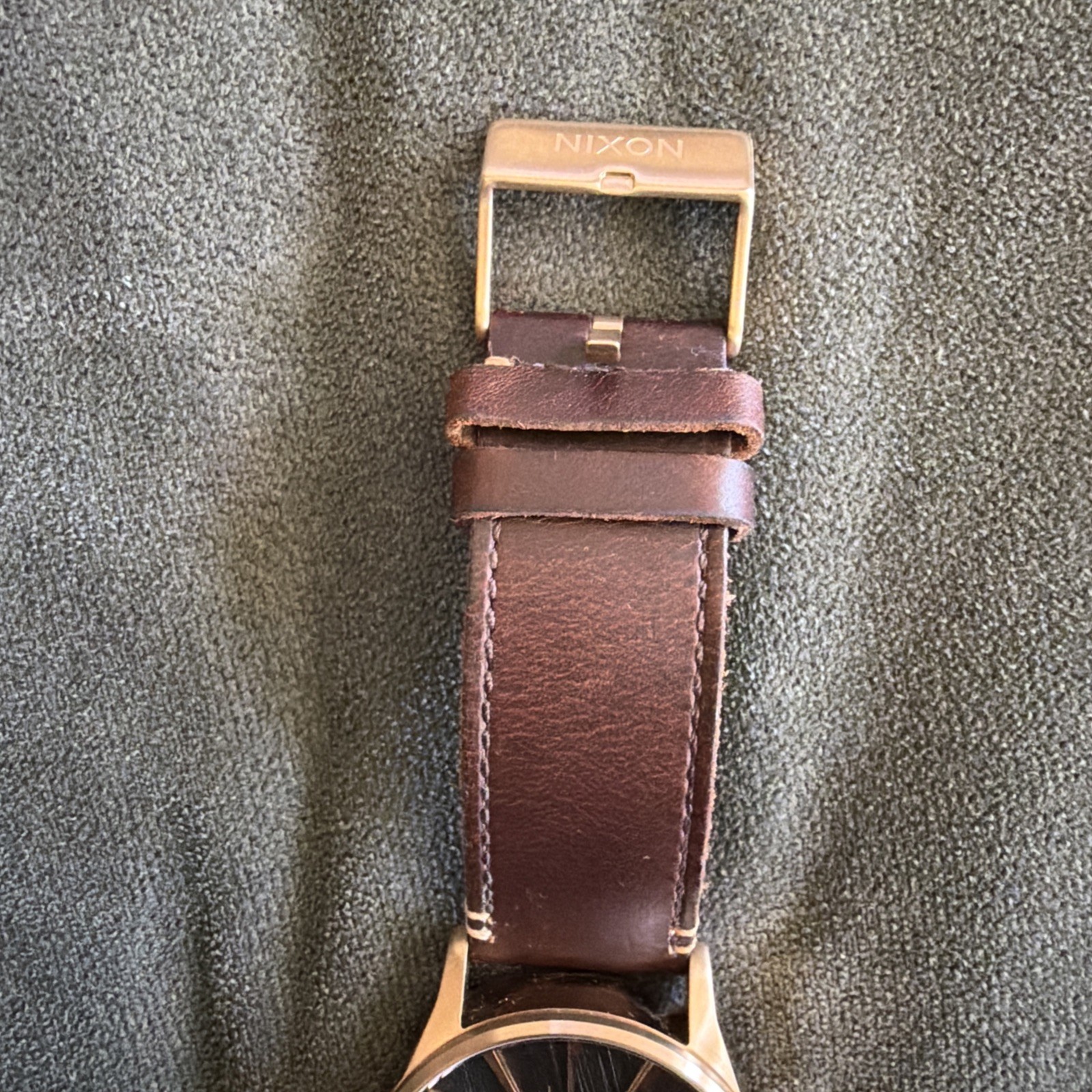 Nixon The Sentry Mens Watch 42mm Gray Dial Brown Leather Day Date New Battery