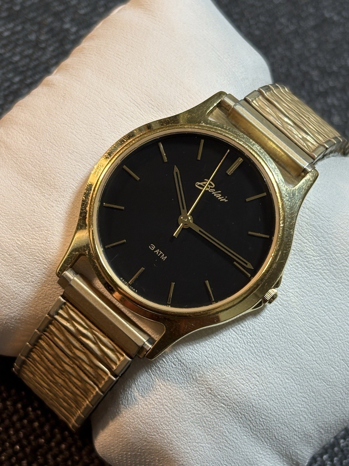 Vintage Belair Mens Quartz Watch 34mm Gold Tone Black Dial,Expandable Band
