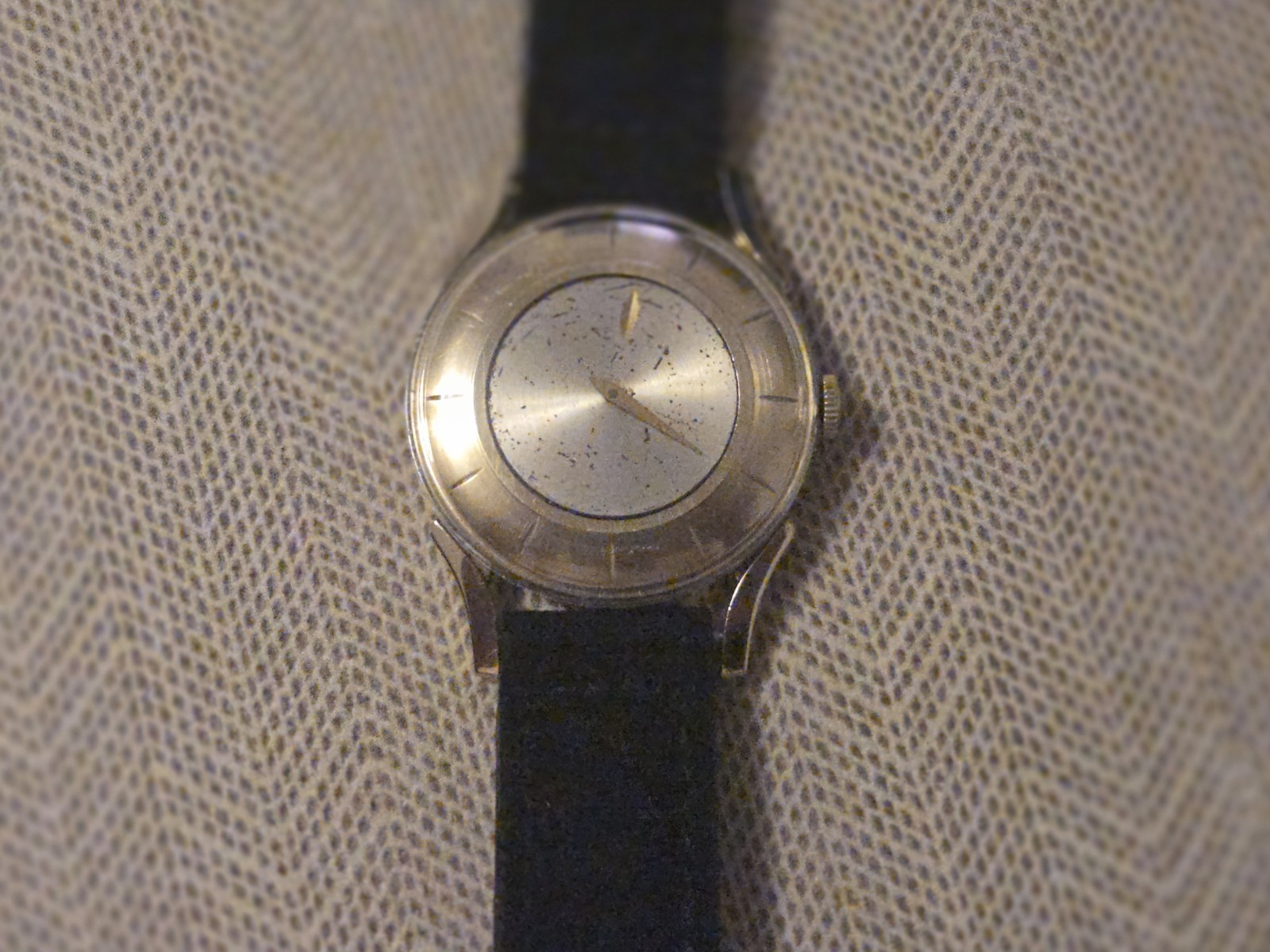Late 50s Lord Elgin Futura 730 23 Jewels 7620 – 14K GF – Runs But Needs Service