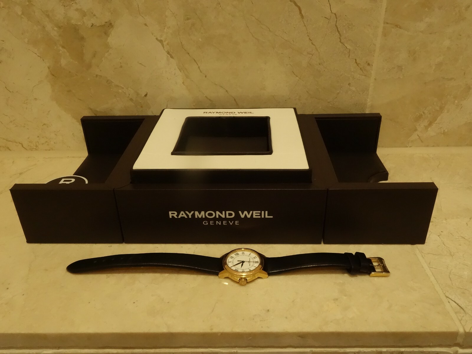 Raymond Weil 5376 Ladies 18K Gold Sapphire Crystal Electroplated 10M Swiss Watch