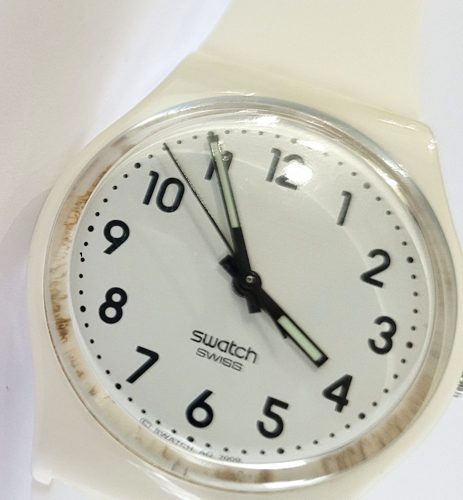 Swatch Originals: Standard Gent Watch ‘Just White’ – GW151 on New Silicone Strap