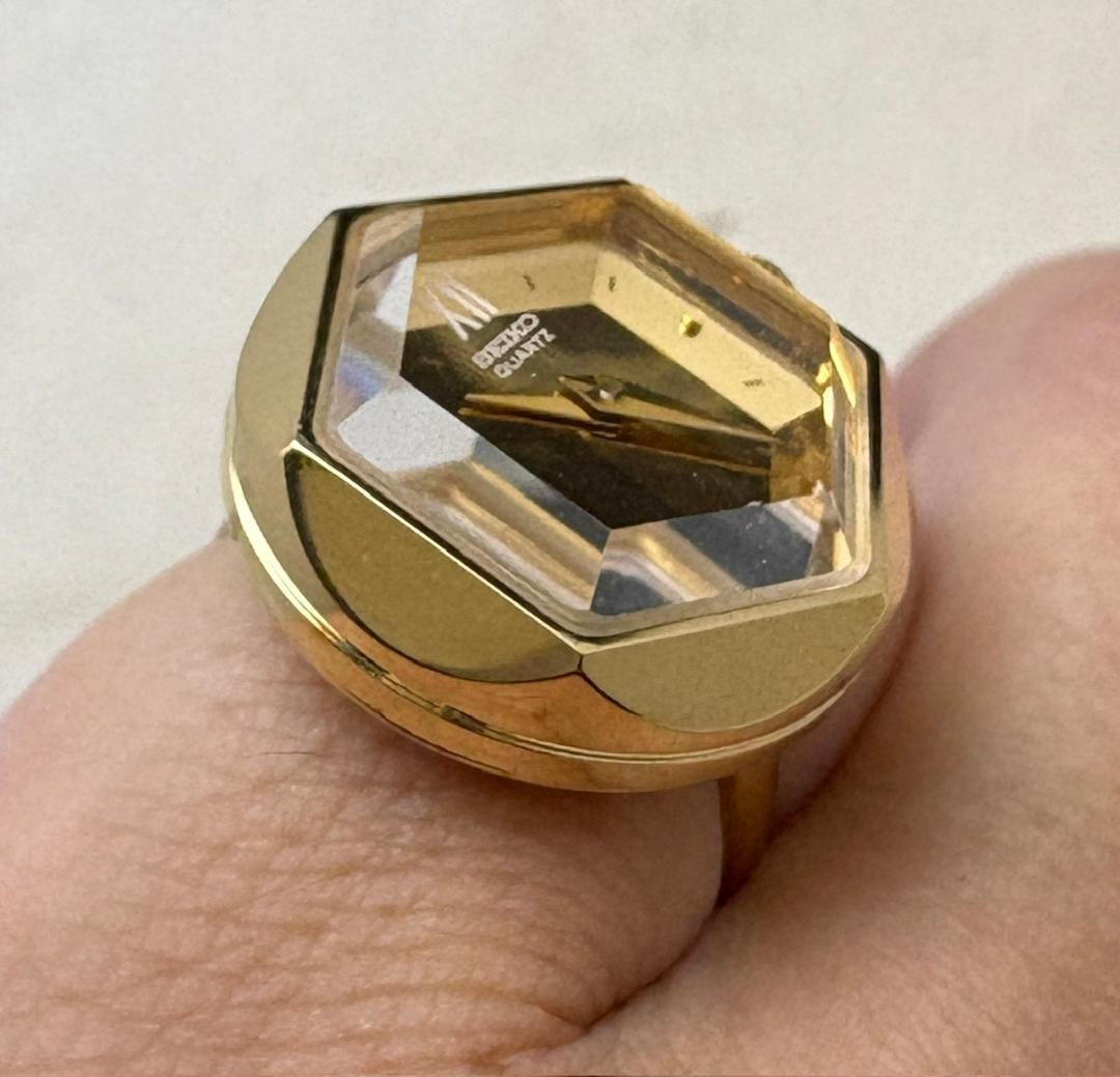 Rare 1980 Seiko Quartz Ring Watch Hexagonal Cut Glass Gold