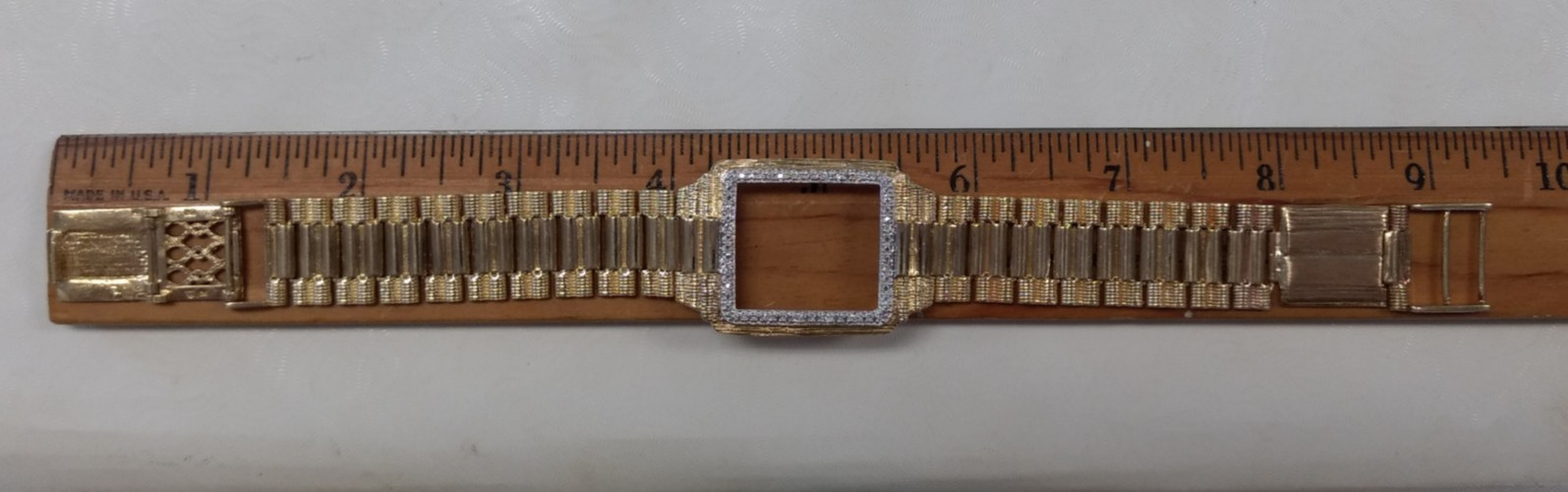Mens Vintage 10K Yellow Gold Diamond Accented Geneve Quartz Wristwatch