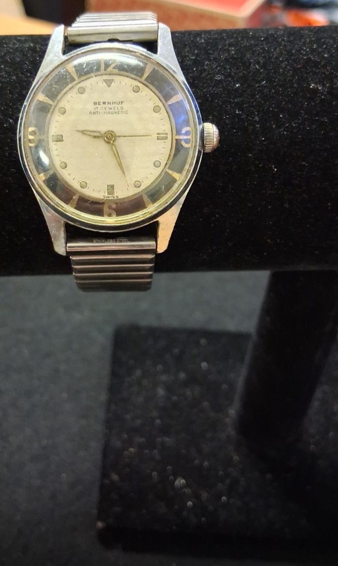 BERNHUF 17 JEWELS ANTI-MAGNETIC SWISS MADE WRISTWATCH TEXTURED WAFFLE DIAL WATCH