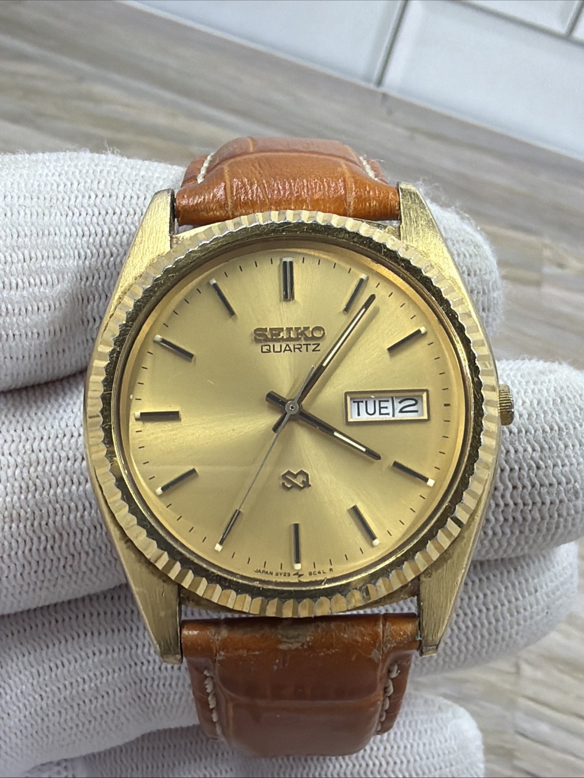 VINTAGE SEIKO WATCH 5Y23-8A69 MENS GOLD TONE Spanish/English Day Date