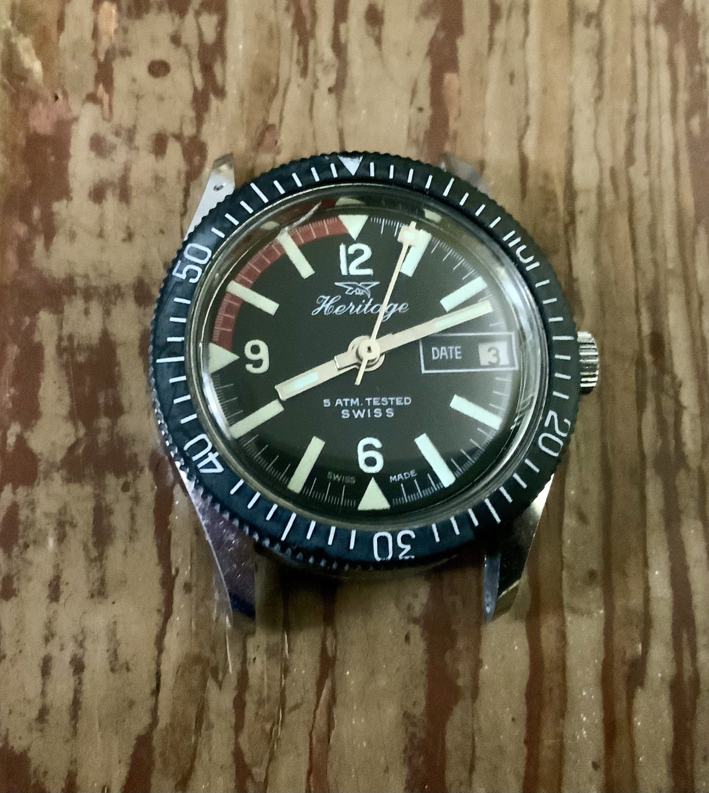 Awesome Heritage Swiss Automatic Skin Diver Black Dial Date rotating Bezel runs