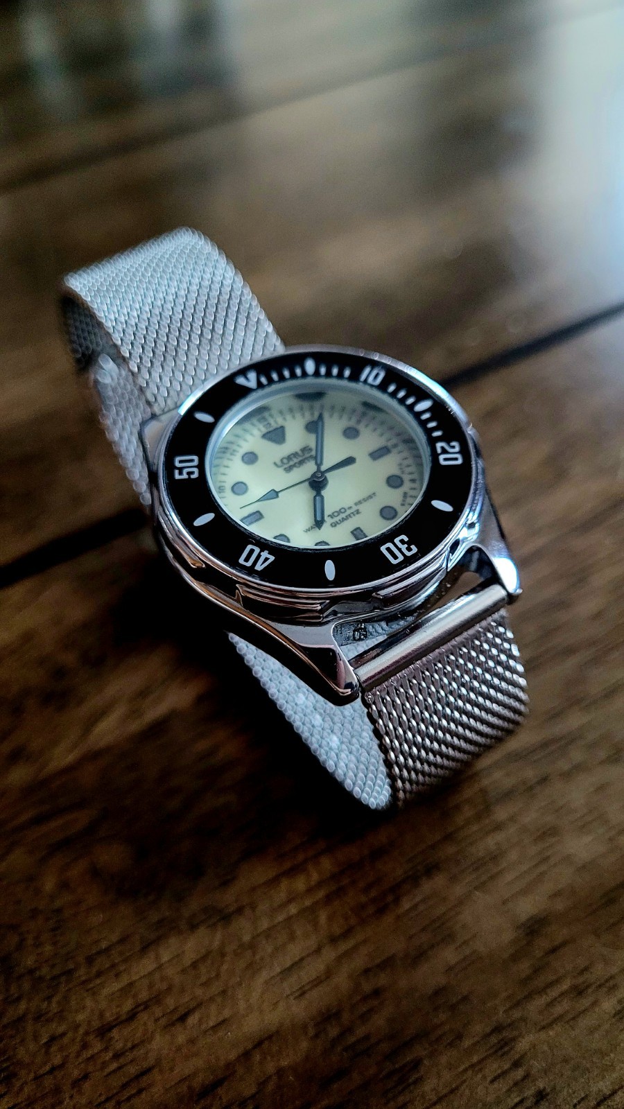 Lorus 60 click dive watch. 150m water resistant. Full lume dial. 30mm diameter