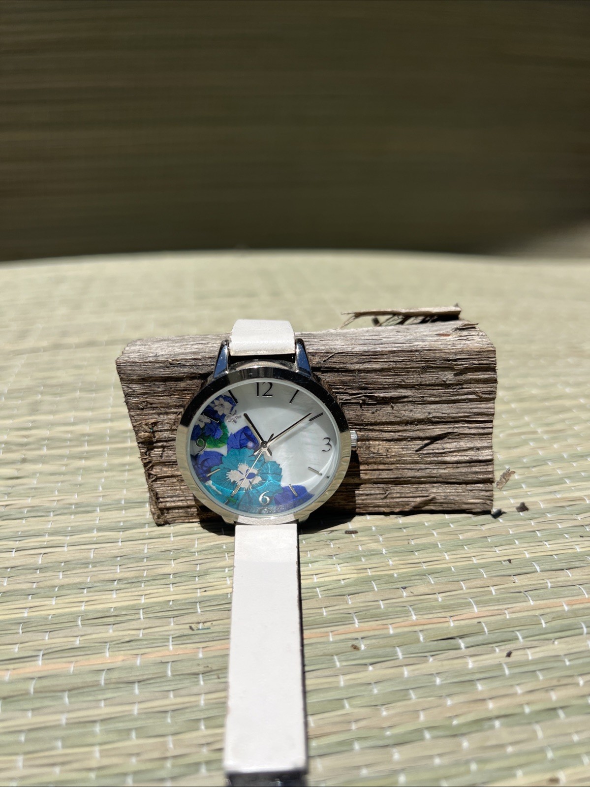 Leather Watch Band White Floral Face Buckle Clasp Ladies Analog