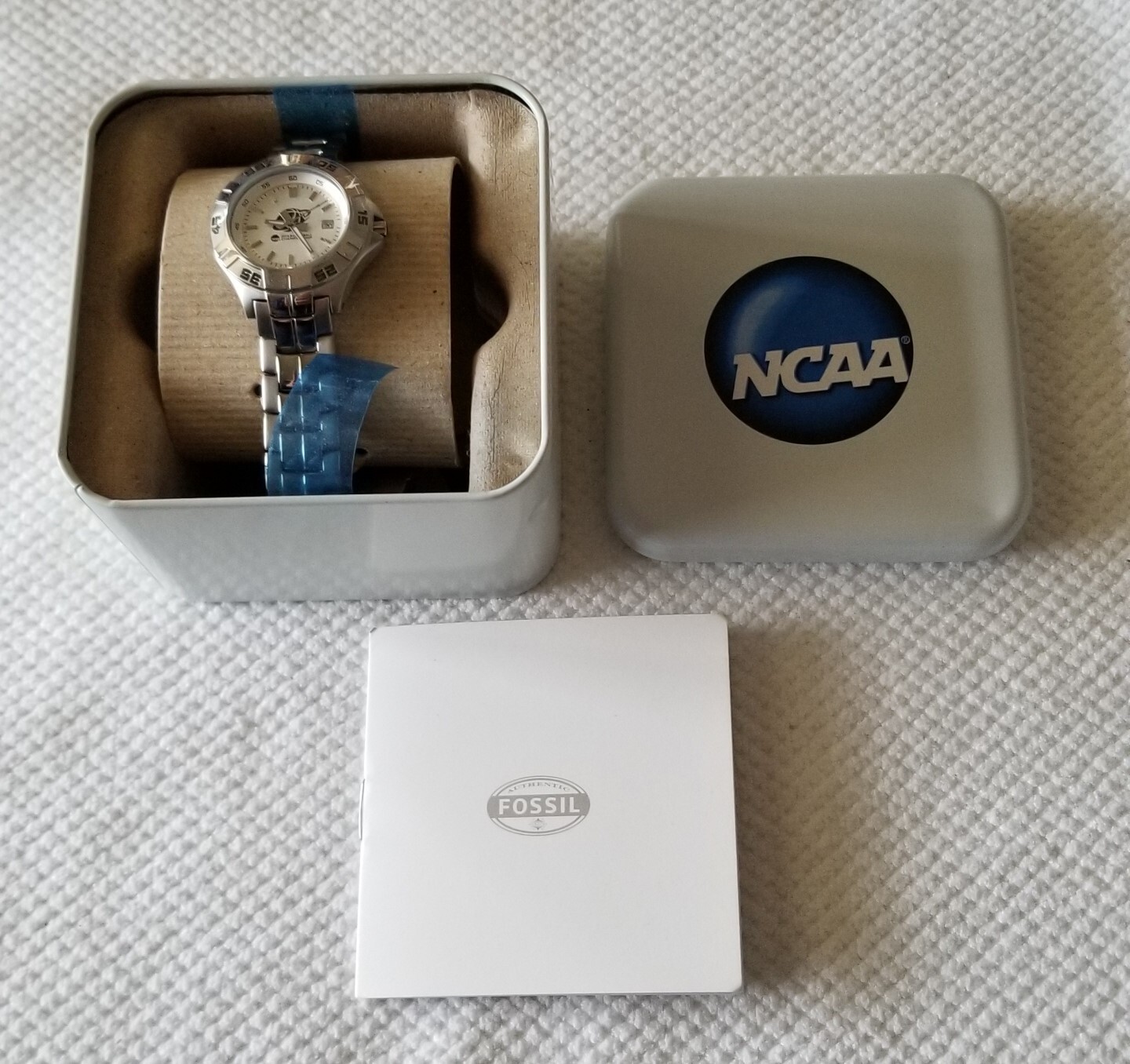 NWT Fossil SS Silver Tone Date Watch 2014 NCAA PR-5339 7.75″ Max SizeNew Battery