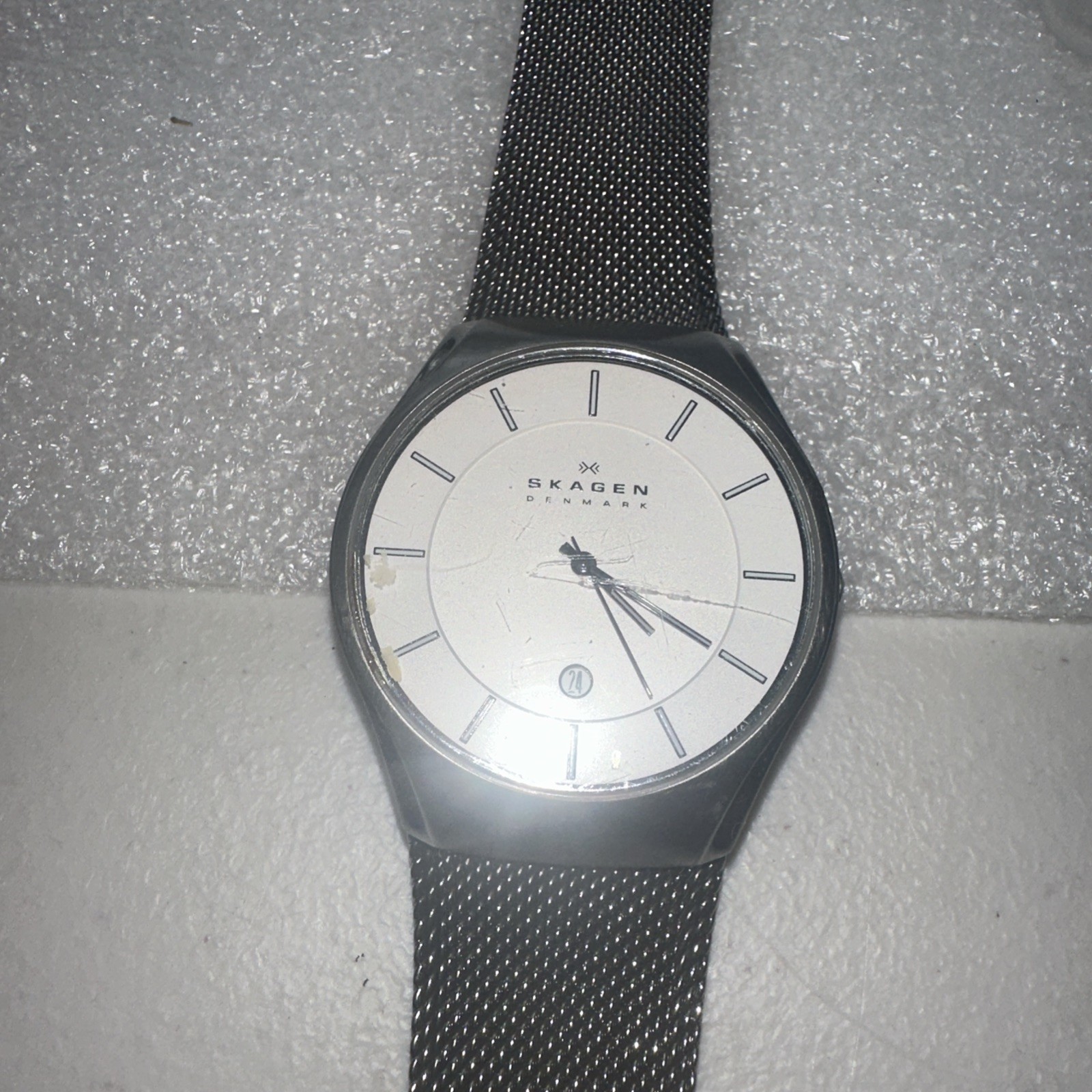 Skagen Denmark Titanium Date Slim Watch Shark Mesh Needs Battery
